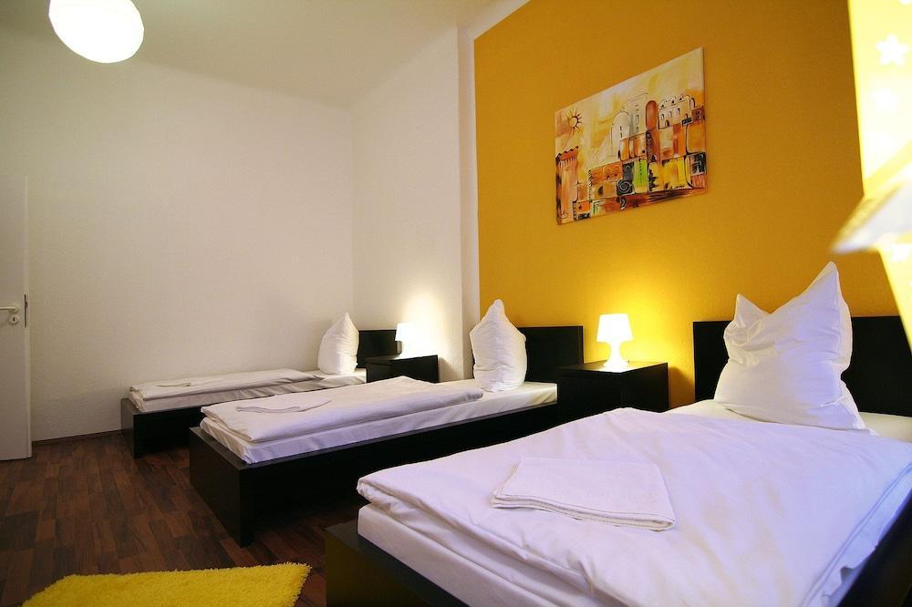 Hotel 1